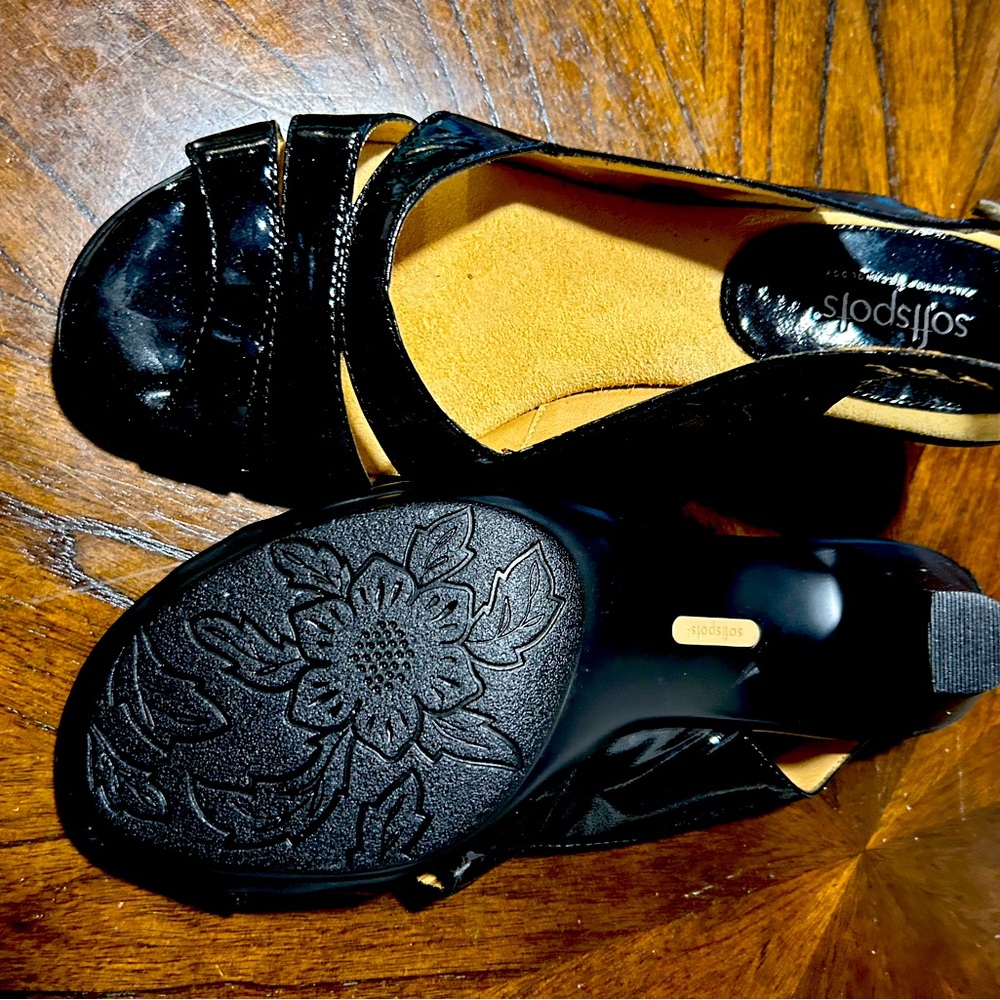 Black patent hardly worn SoftSpots.